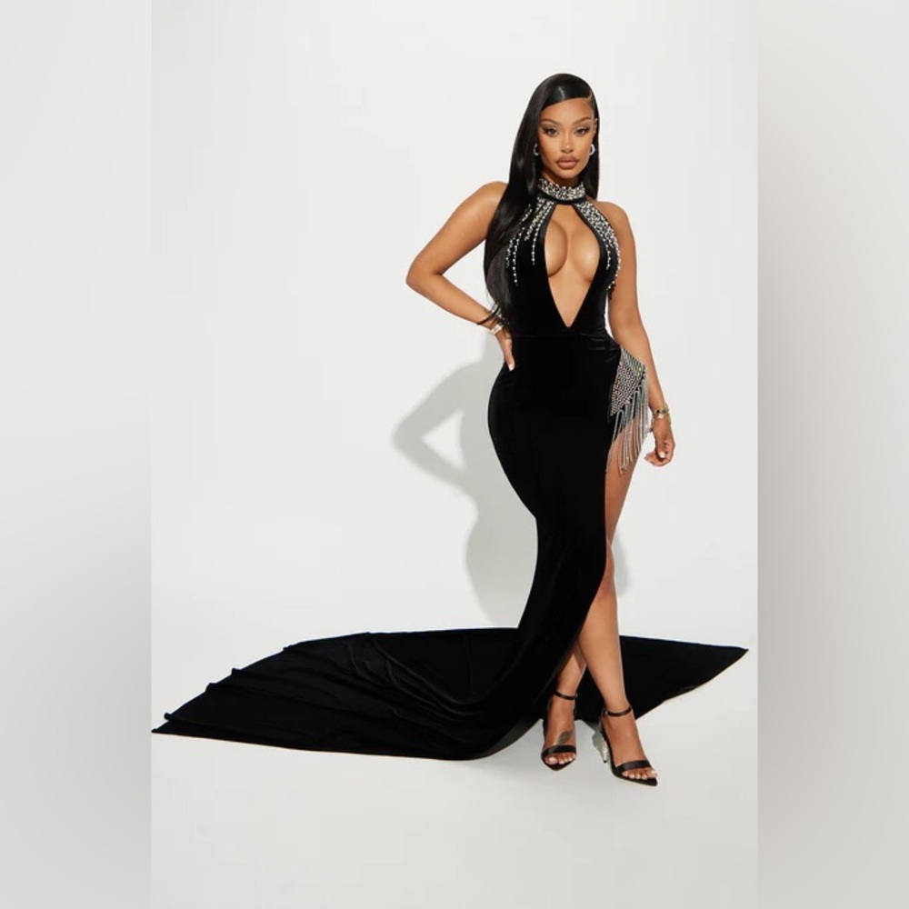 NWT Fashion Nova Aubriella Embellished Velvet Gown Black Large
